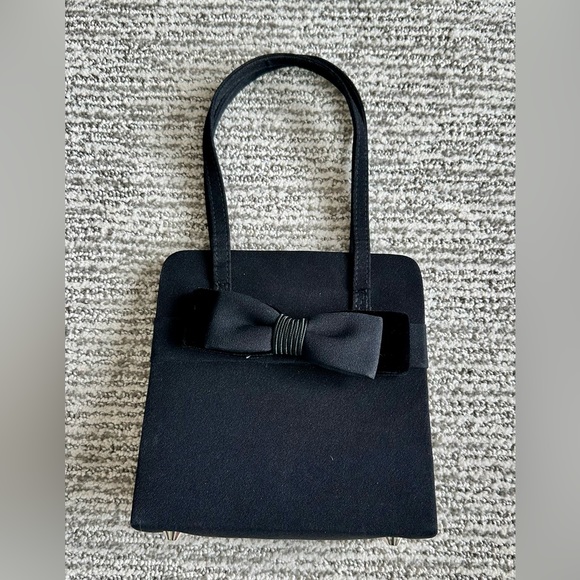 Vanessa classic bow front evening bag - Picture 2 of 5